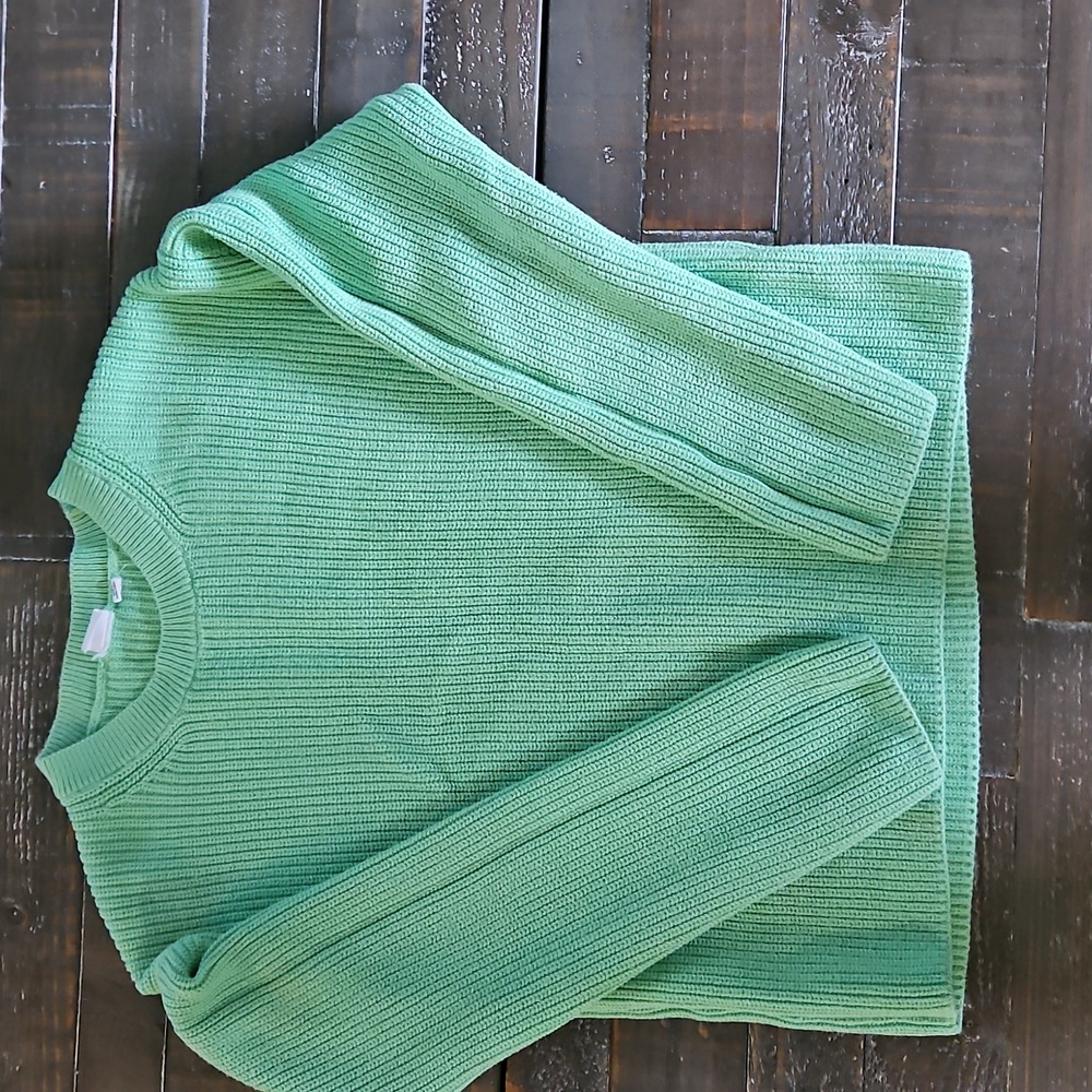 Gap sweater